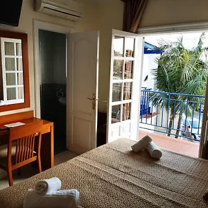 https://hostal-nerja.1costadelsol.com